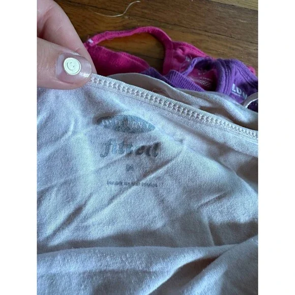 Women’s size Small & Medium tank top lot - Picture 9 of 9